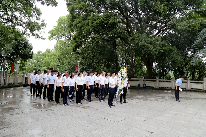 華都股份黨總支開展“追憶烽火歲月 傳承墾荒精神”主題黨日活動(dòng)